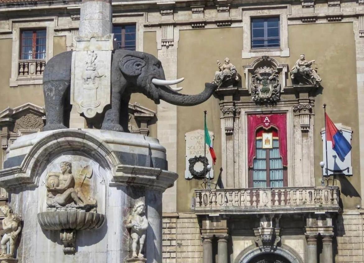 Central House Catania Historic Center Exteriör bild